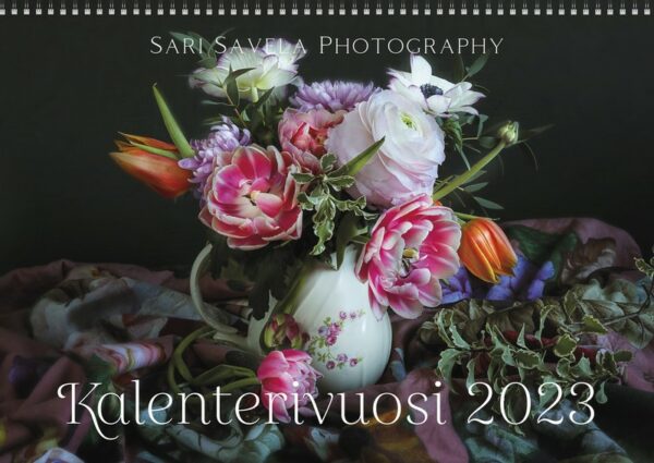 Sari Savela Photography -kukkakalenteri 2023